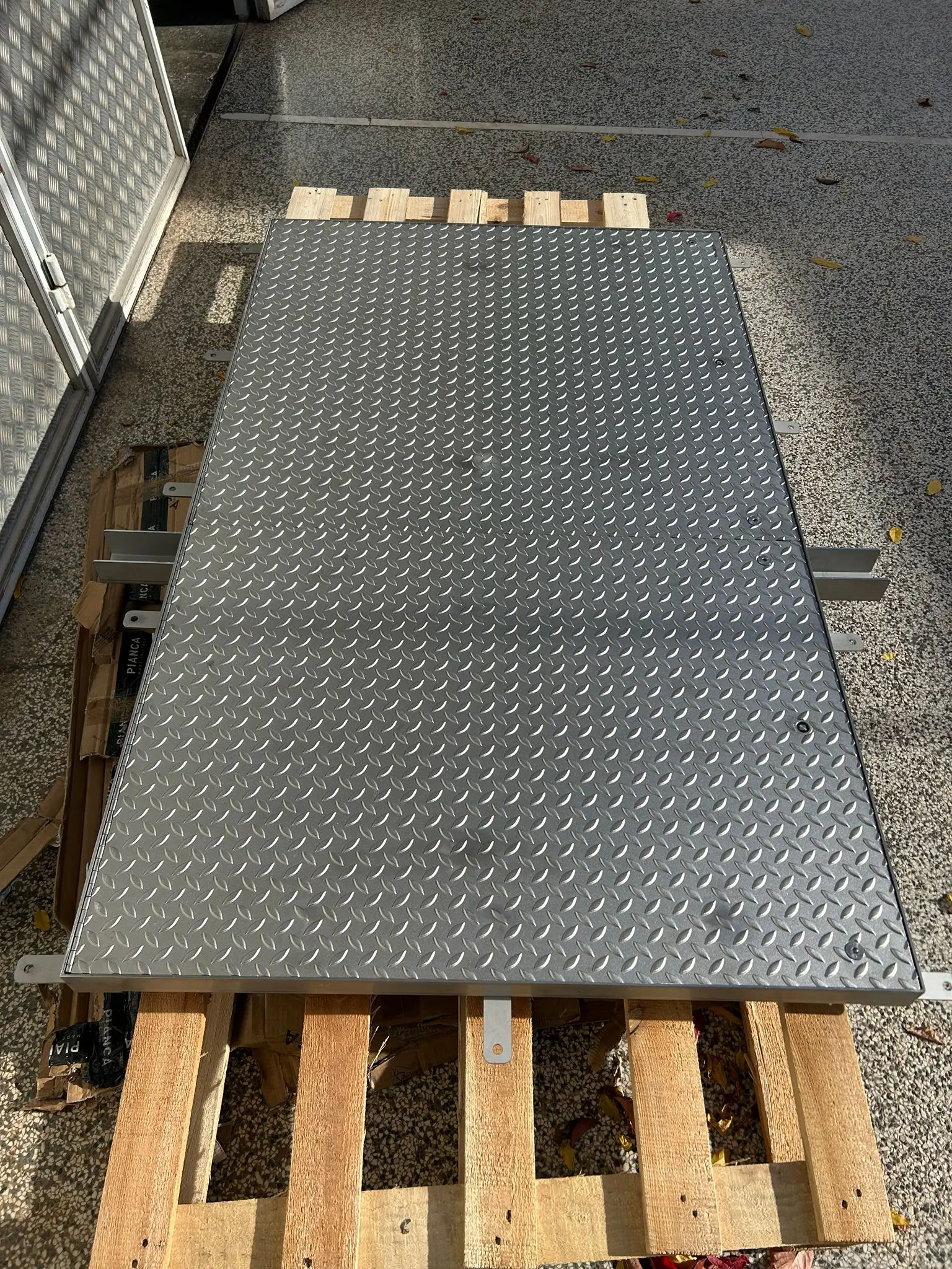 Inoxsystem Custom Made dvodijelni poklopac (ugradnja)