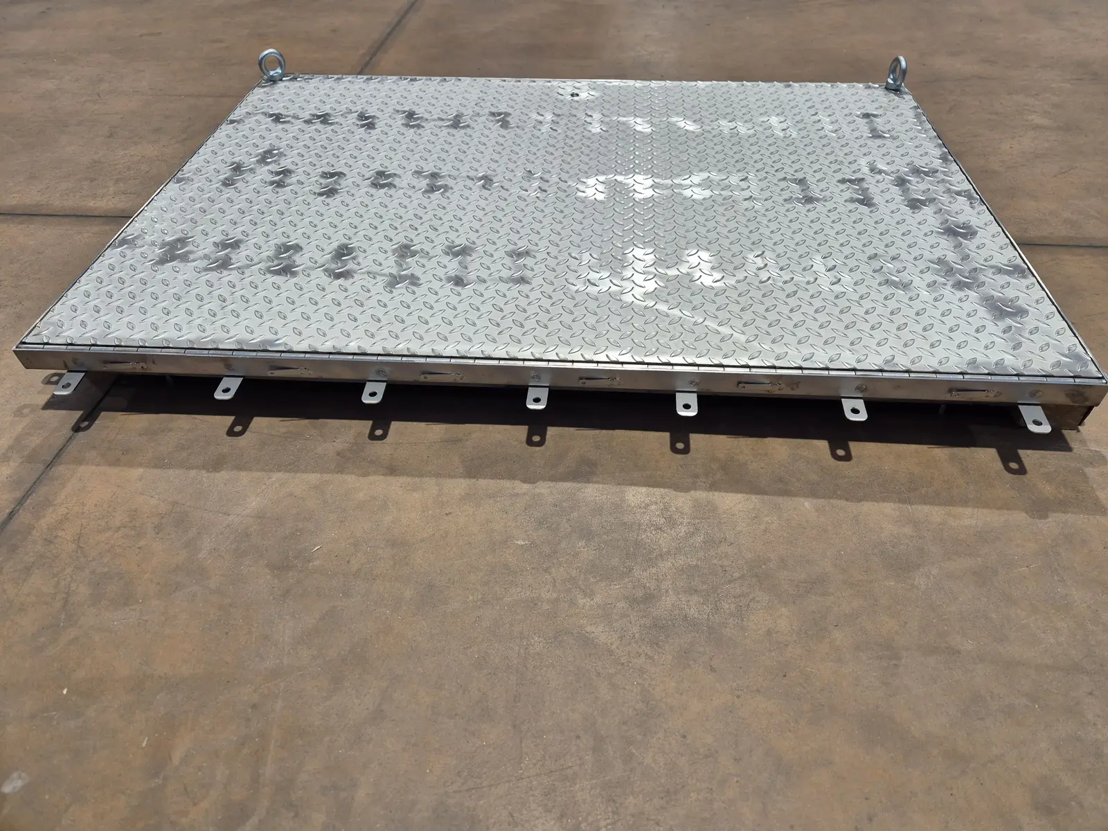 Inoxsystem Solid Top poklopac, rebrasti lim s podizačima (detalj)
