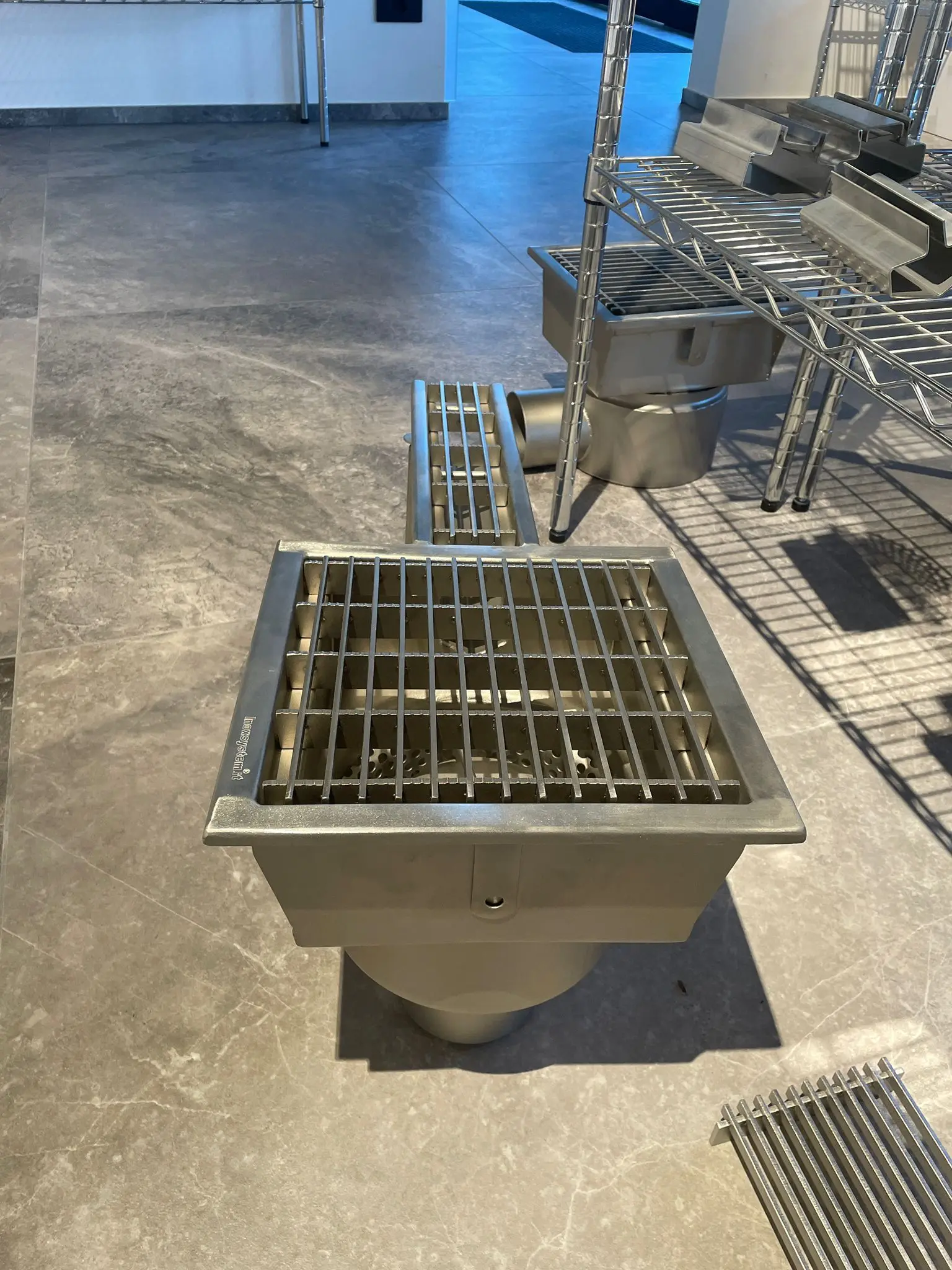 Total Hygienic kanal sa slivnikom (detalj)