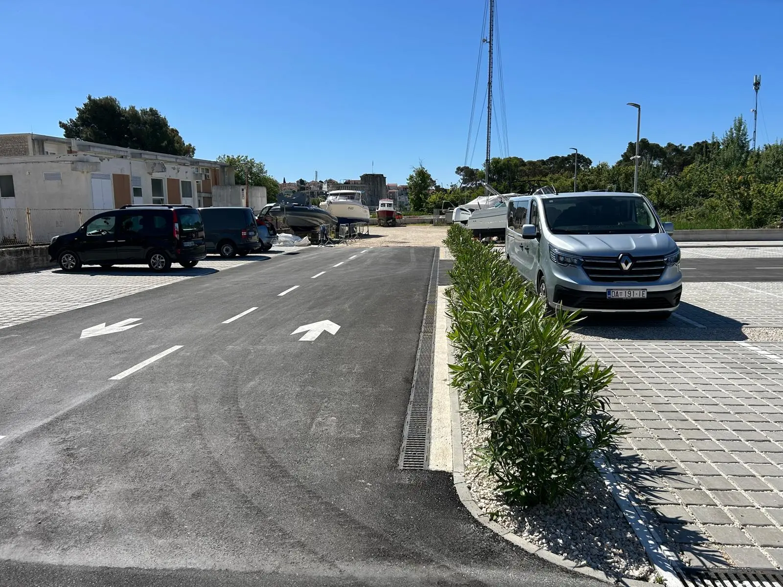 Linijska odvodnja Faserfix KS150, parkiralište, Trogir